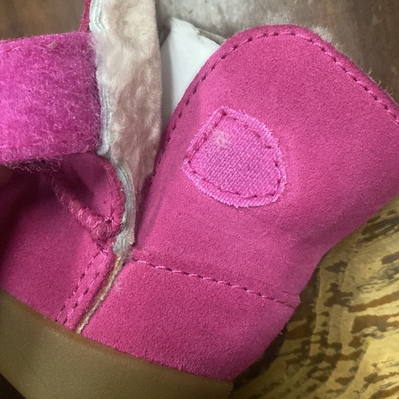 NWOB UGG Toddler kids infants girls Shoes boots warm - Picture 10 of 11